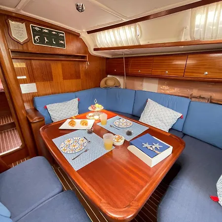 Botel Marada Siracusa Ortigia