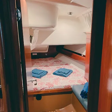 Botel Marada Siracusa Ortigia *
